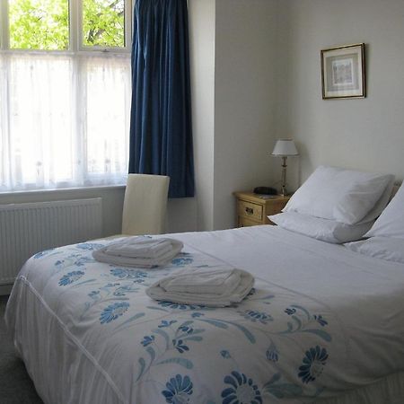 Arden Way Guesthouse สแตรทฟอร์ด อะพอน เอวอน ห้อง รูปภาพ
