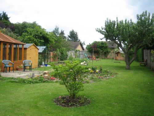 Arden Way Guesthouse สแตรทฟอร์ด อะพอน เอวอน ภายนอก รูปภาพ