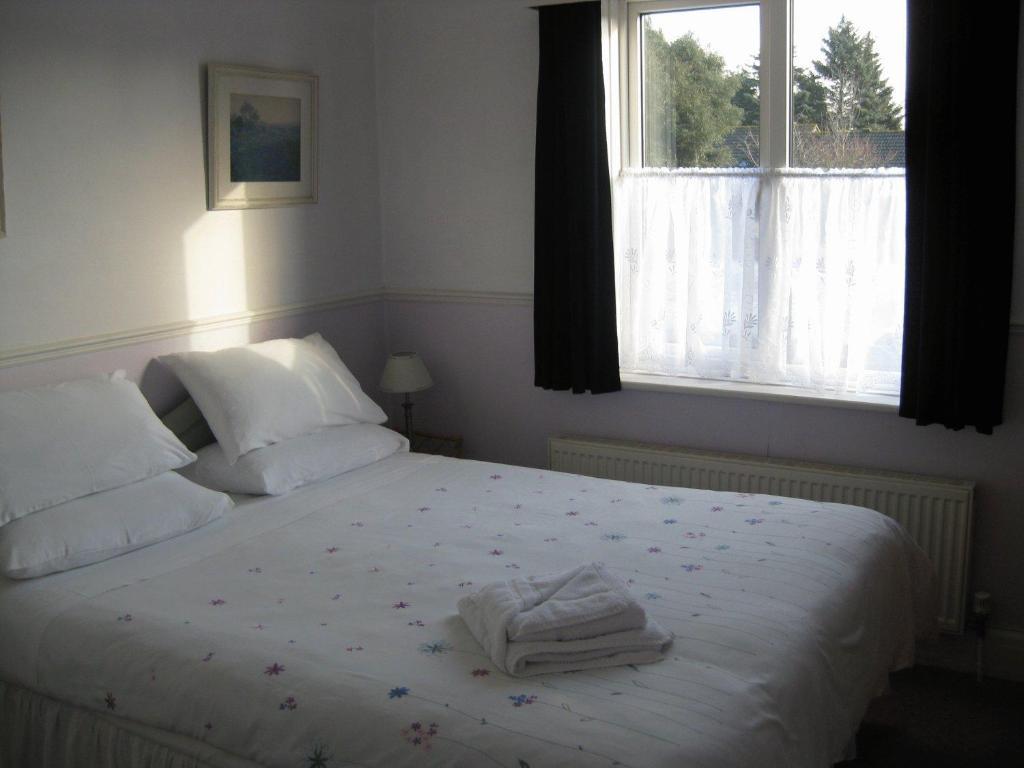 Arden Way Guesthouse สแตรทฟอร์ด อะพอน เอวอน ภายนอก รูปภาพ